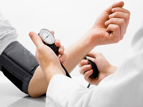 How to lower blood pressure fast and naturally