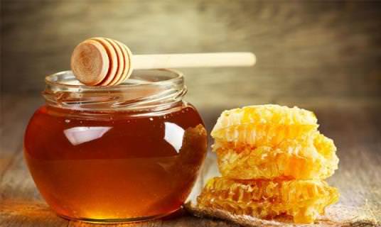 Use Honey for Acne and Acne Scars Treatment