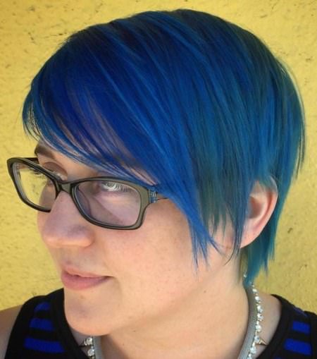 Sleek blue pixie cut for round face