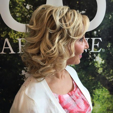 spiraled layered hairstyles for women over 40