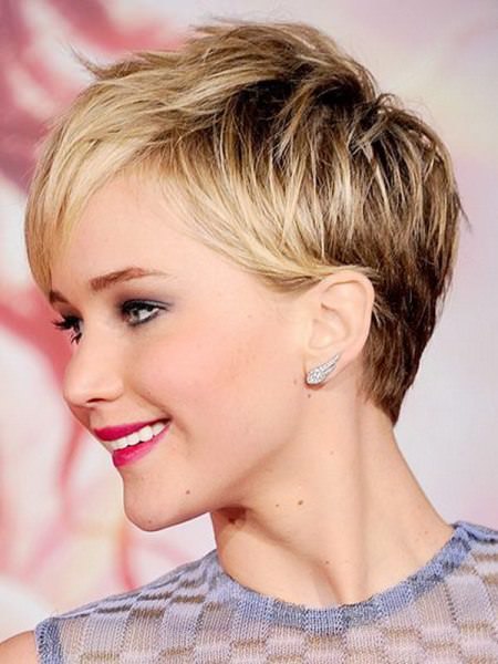 textured pixie short hairstyles for round faces