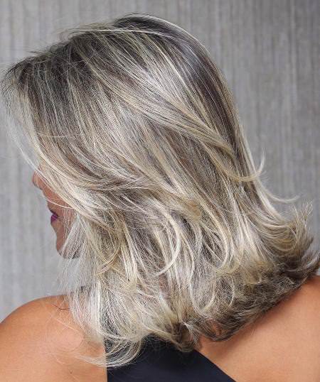 A flip blonde hairstyles for thin hair