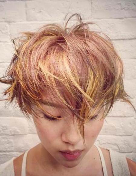 A real rose gold best short hair with highlights