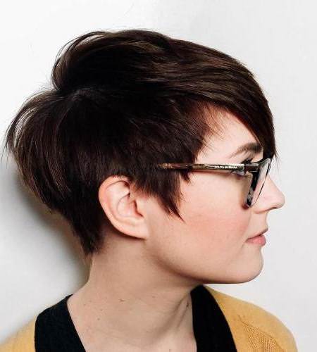Round face fix hairstyle ideas for ideal short haircuts