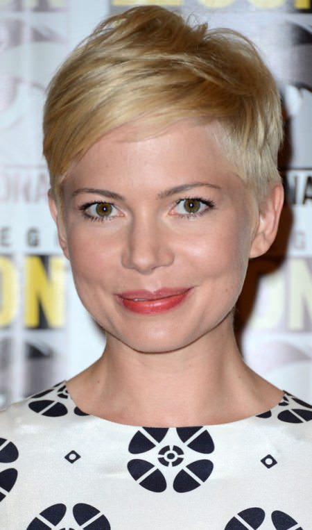 blonde and polished short straight hairstyles