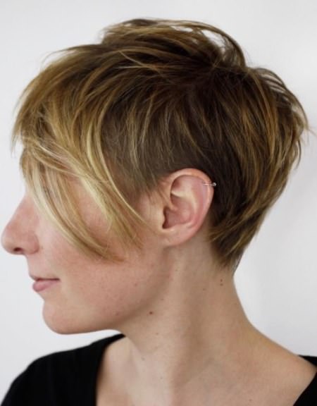 feathered pixie with undercut best short hair with highlights