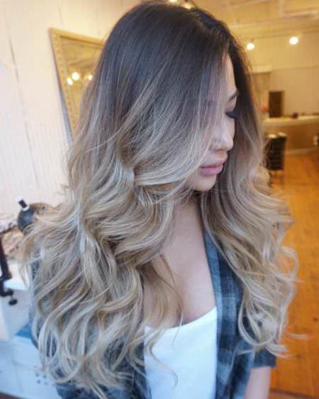 glamorous blonde ombre hair color