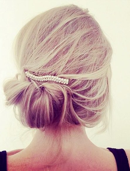 messy updo for thin hair with pearl acessories updos for thin hair