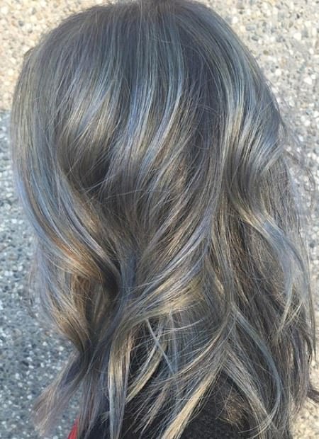 Neutral gray hair trend