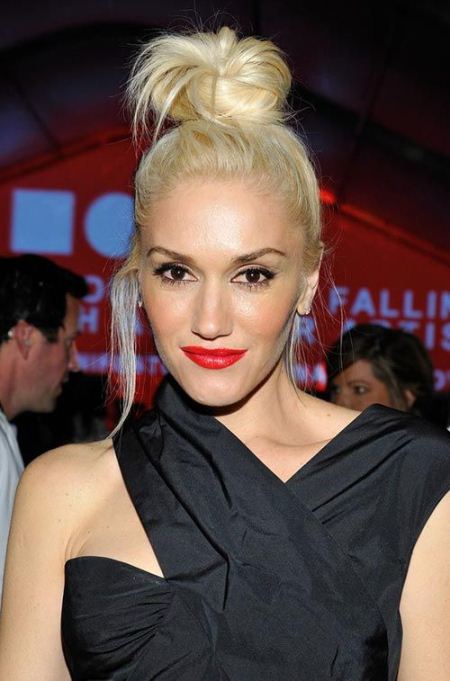 blonde top knot celebrity looks with long blonde hairstyles