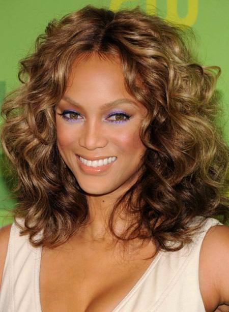wavy tight curls hairstyles for teenage girls