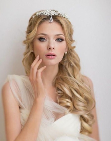 Princess like long curly hairstyle stylish ideas for brides