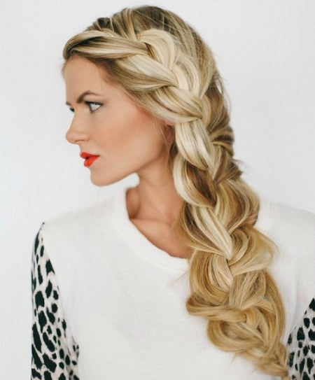 messy and loose side braid hairstyles