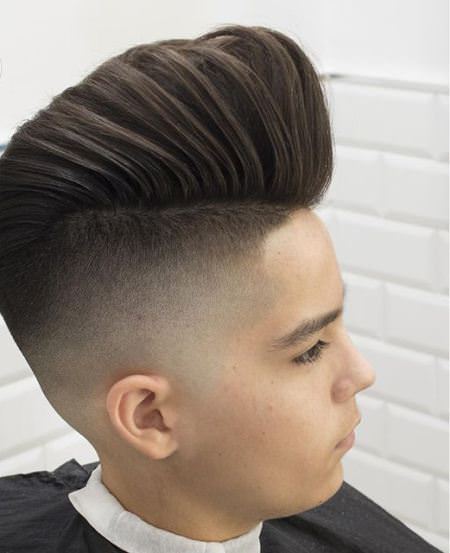 pointing forward pompadour hairstyles for men