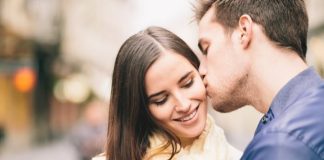how to kiss a girl romantically for the first time