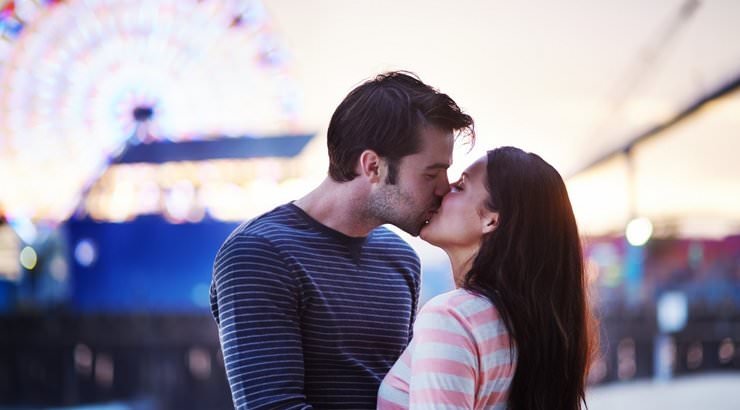 How to Kiss a Girl Romantically For The Fist Time? (Perfect Way)