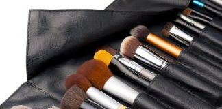 how to clean make up brushes