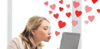 How to Tell if a Boy Likes You on The Internet