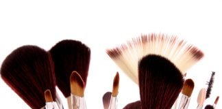 How to Clean Makeup Brushes