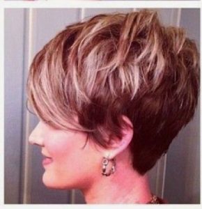 20 Wavy Pixie Cuts